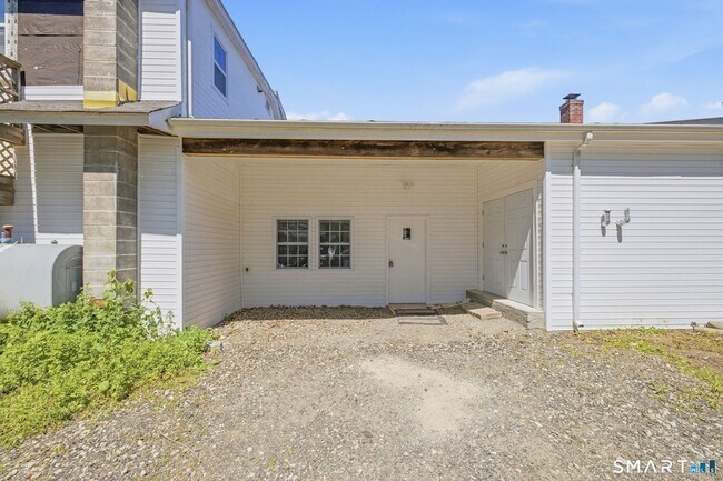 Building Photo - 85 Hicock Dr