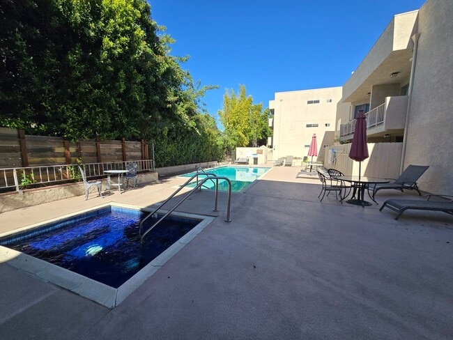 Building Photo - 4705 Kester Ave