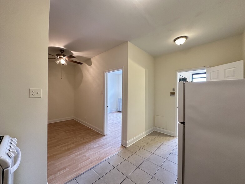 Building Photo - 4854 N Damen Ave
