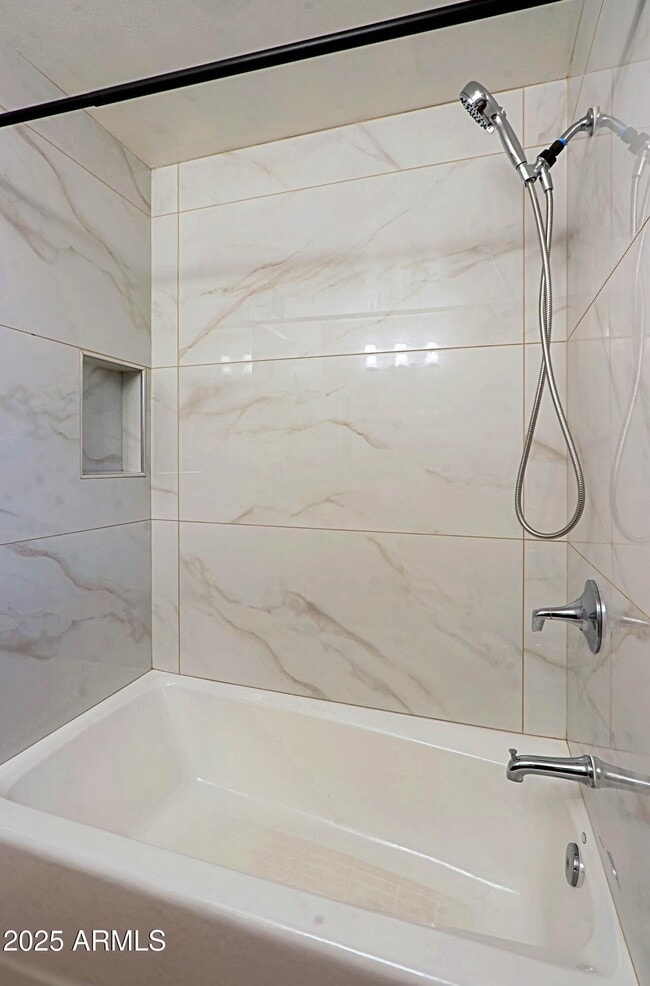 Building Photo - 5509 E Cheery Lynn Rd