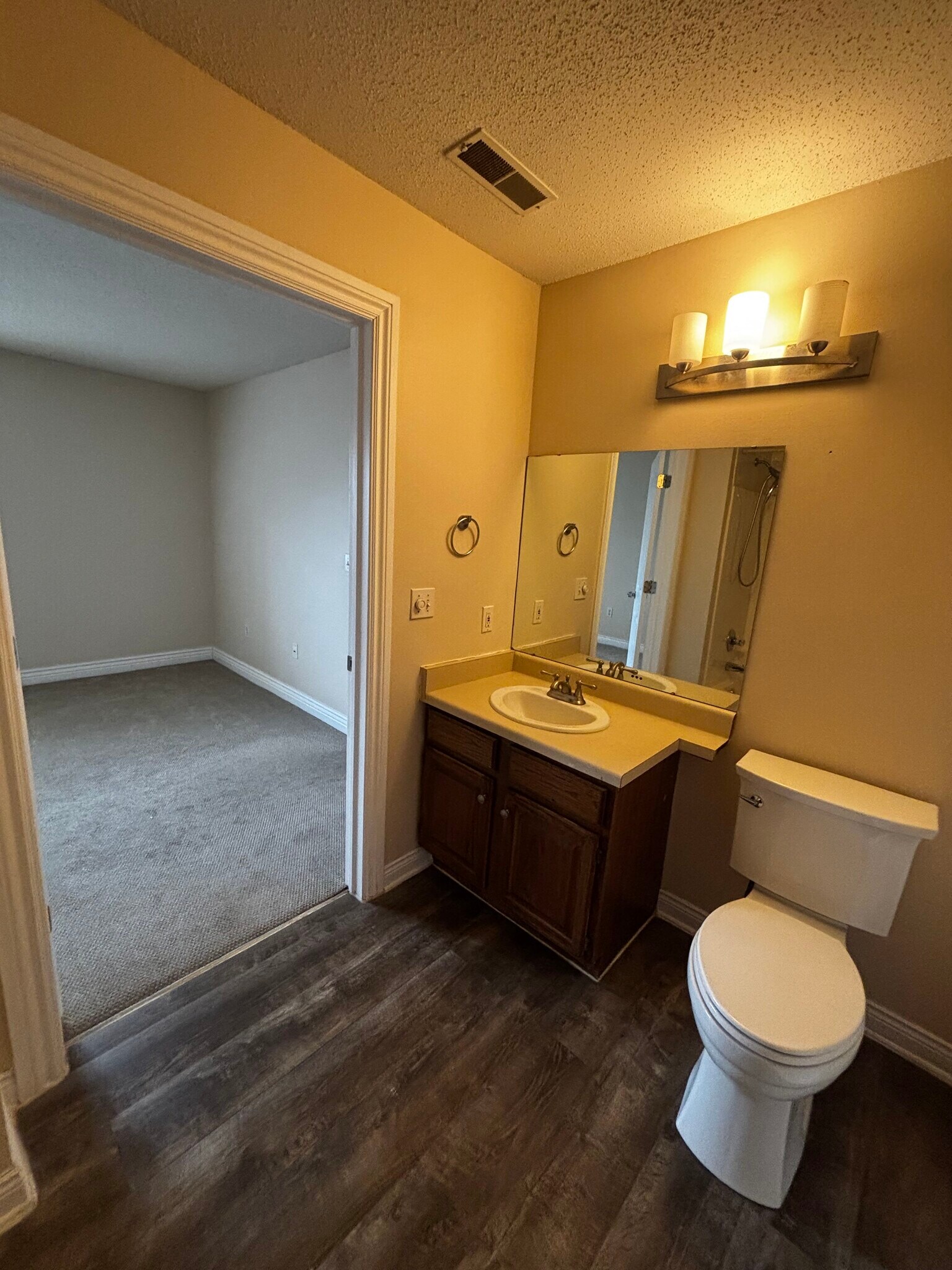 Master Bath - 542 Pewaukee Rd