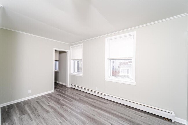 Building Photo - 2316 4th Ave