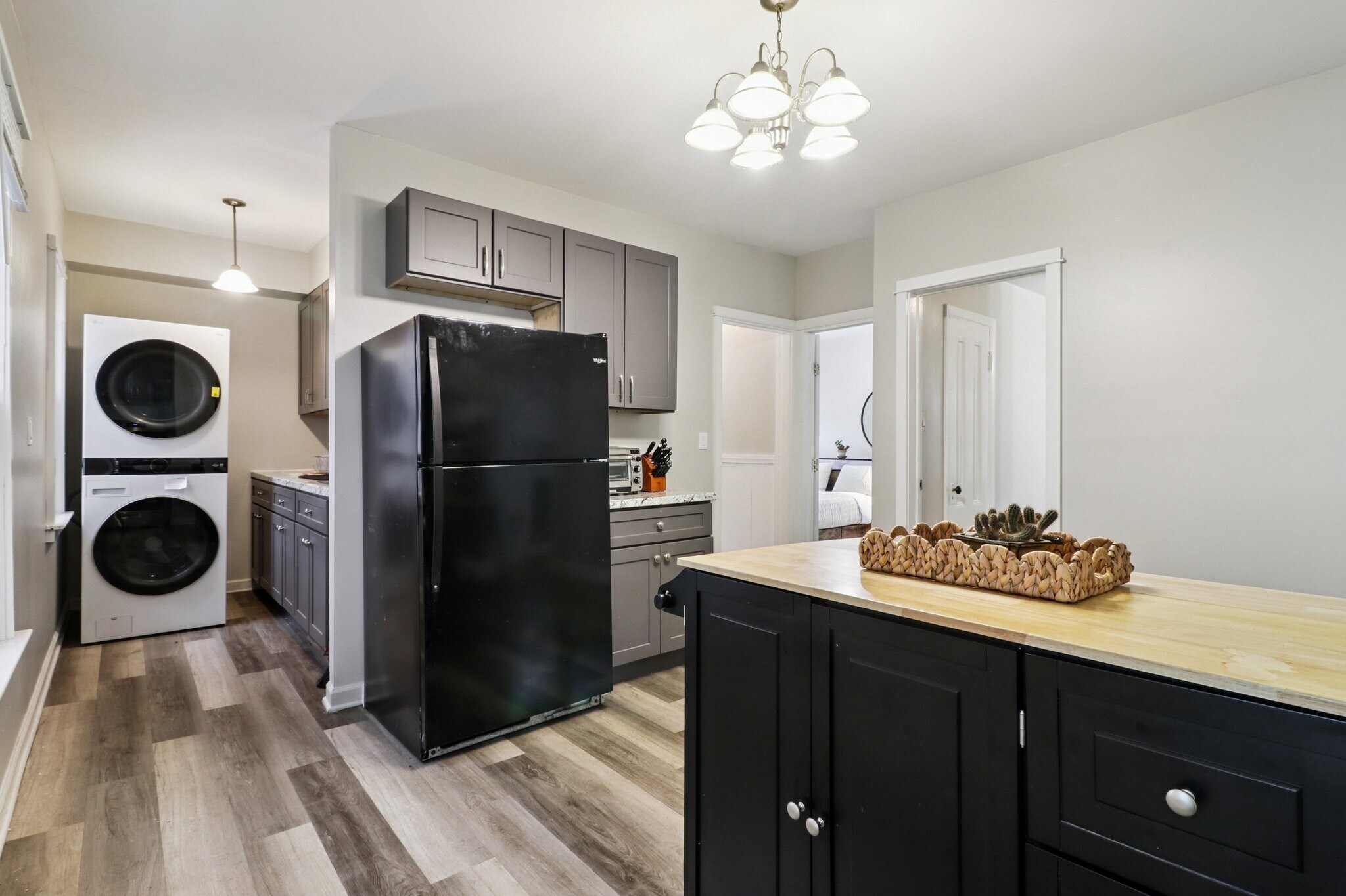 Kitchen area - 136 Shelton Ave