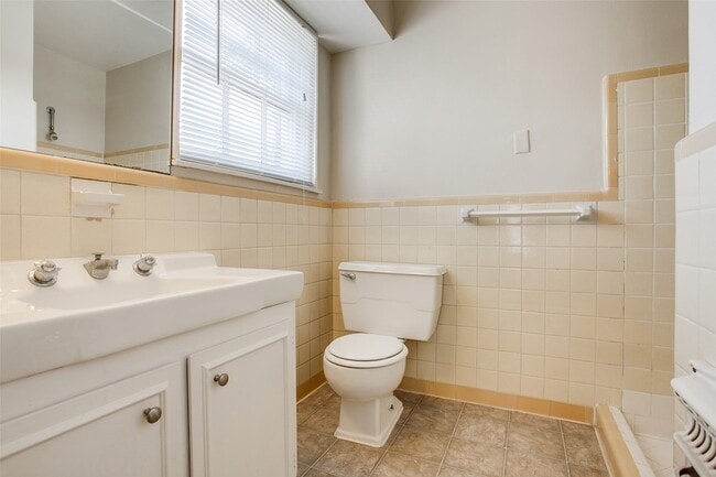 Building Photo - 4303 Emerson Ave