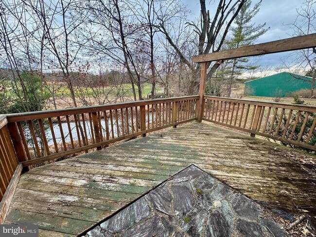 Building Photo - 180 Sassamansville Rd