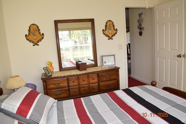 Building Photo - 1657 SW Duclair Ave