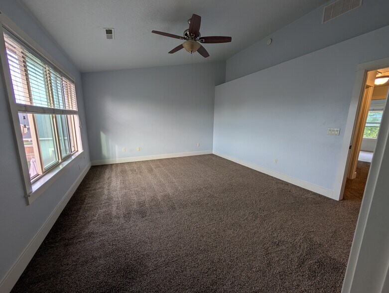 Building Photo - 11218 W Hazelwood Dr