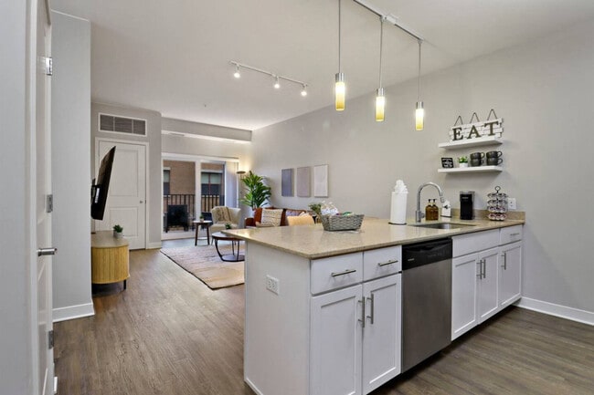 Building Photo - 255 N Addison Ave