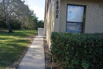 Building Photo - 2 Bedroom End Unit Townhome Near NAS