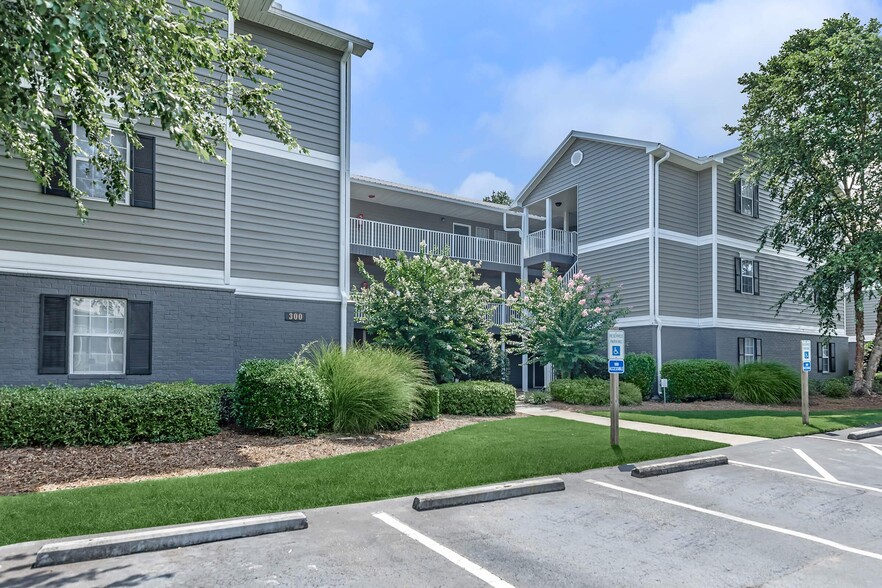 Building Photo - Serene at Woodlake