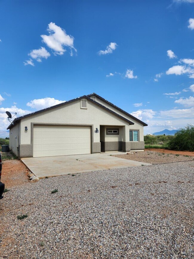 Primary Photo - State of the Art Home with Amazing Views!