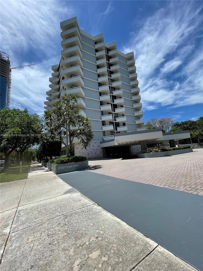 Building Photo - 2501 Brickell Ave
