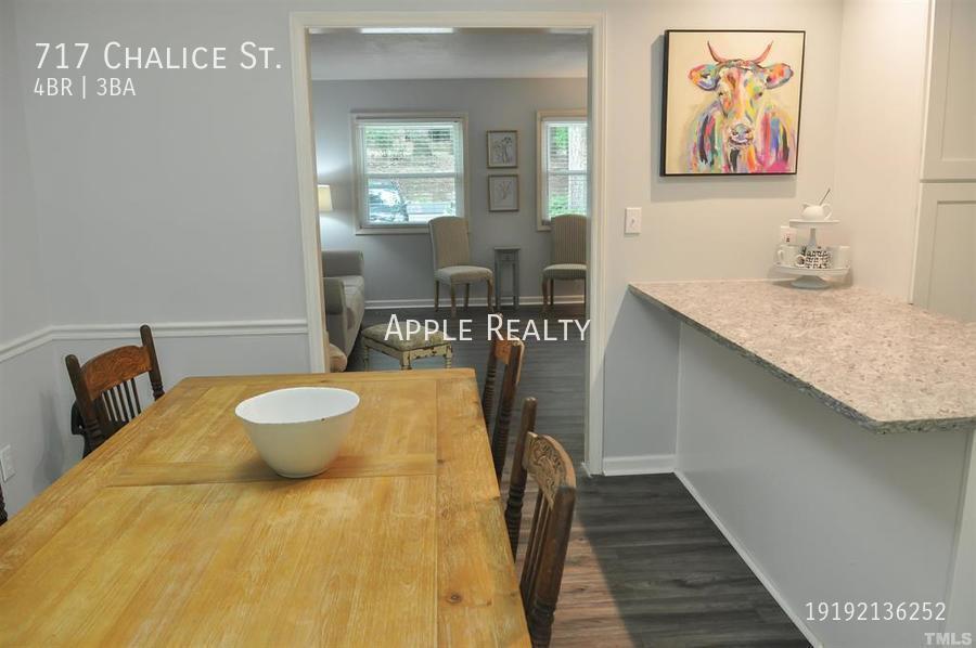 Building Photo - 717 Chalice St