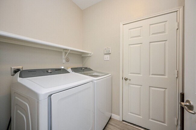 Building Photo - 10607 Criswell Dr