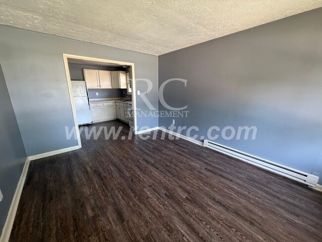 Building Photo - 619-1 Elm-W