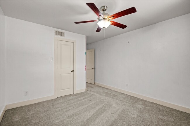 Building Photo - 10303 Greenwillow Dr