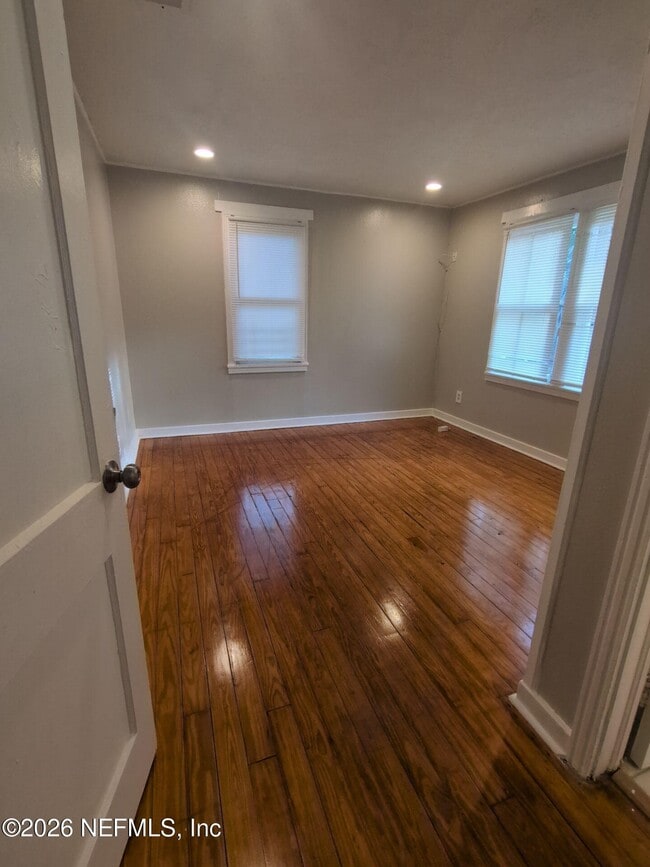 Building Photo - 1037 Detroit St