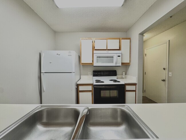 Building Photo - 303 Smith Level Rd