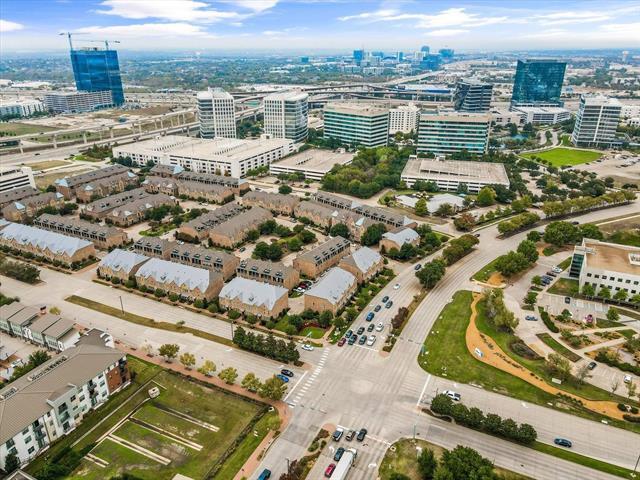 Building Photo - 7915 Parkwood Blvd