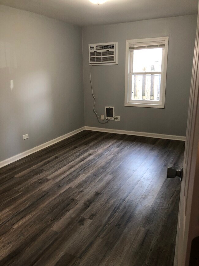 Building Photo - 115 Grant St