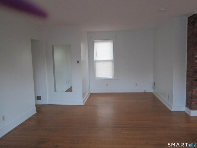 Building Photo - 78 Alcove St