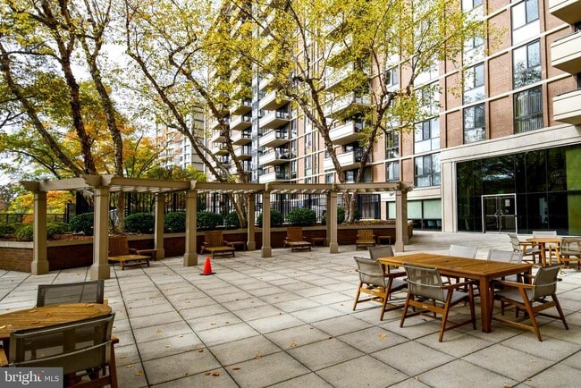 Building Photo - 4620 N Park Ave