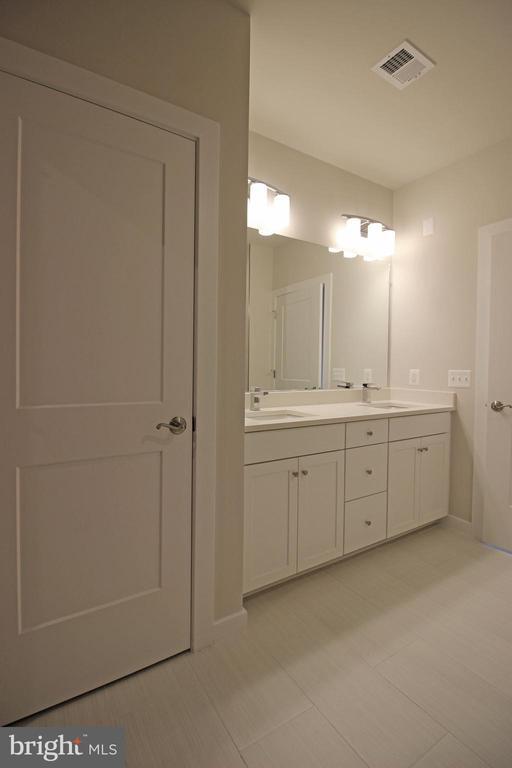 Building Photo - 1669 Bandit Loop