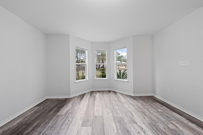 Building Photo - 220 Fir Ave