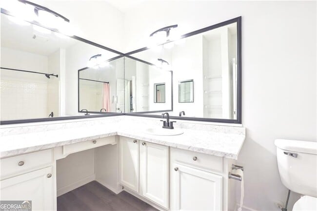 Building Photo - 5641 Roswell Rd