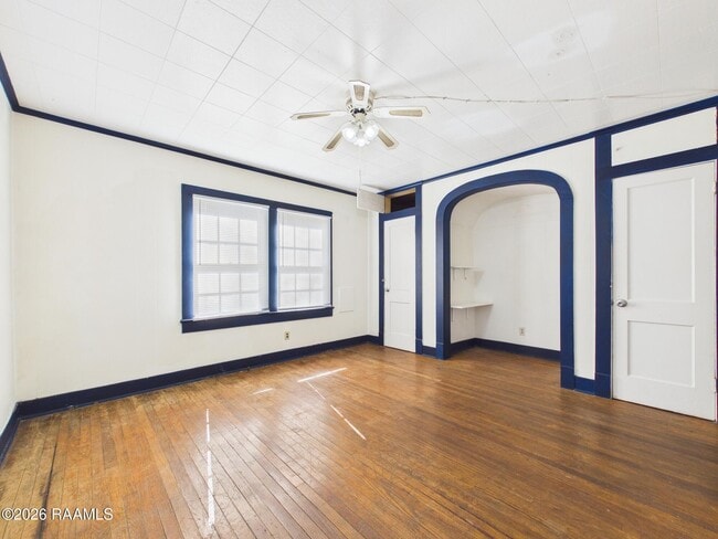 Building Photo - 324 General Mouton Ave