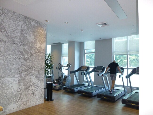 Building Photo - 1100S S Miami Ave