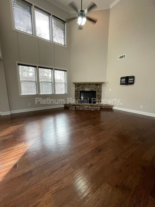 Building Photo - 600 Belton Ct