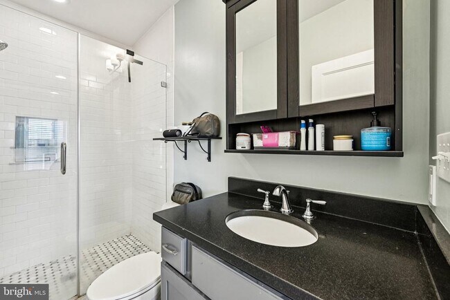 Building Photo - 503 S Bouldin St