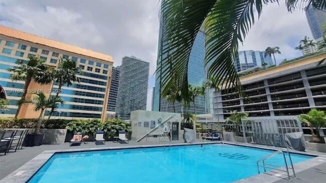 Building Photo - 185 SE 14th Terrace