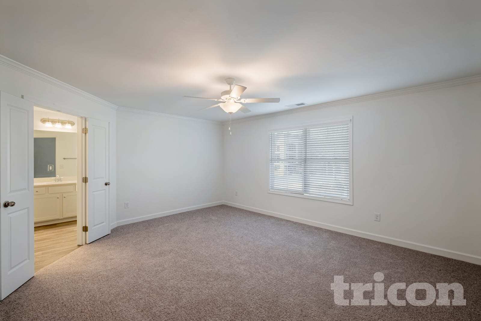 Building Photo - 132 E Rdg Wy