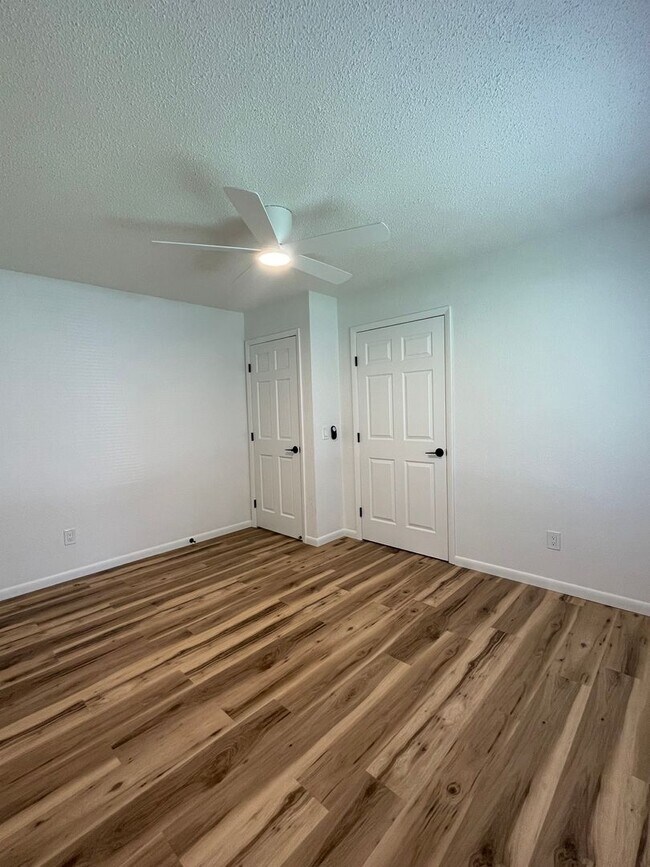 Building Photo - Great Location 3 bedroom 1 bath 1car garage