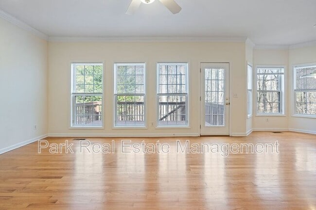 Building Photo - 420 New Parkside Dr