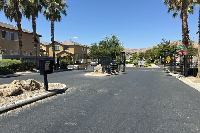 Building Photo - 6777 Wormwood Ln