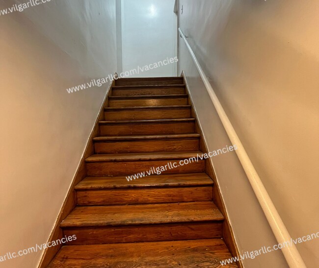 Building Photo - 461 Hayes St