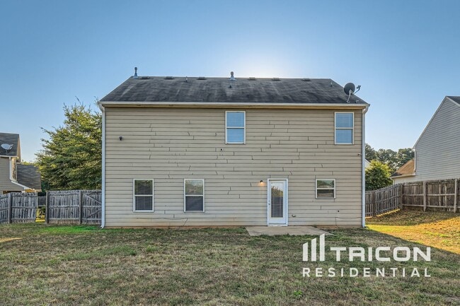 Building Photo - 3479 Sandstone Trail SE