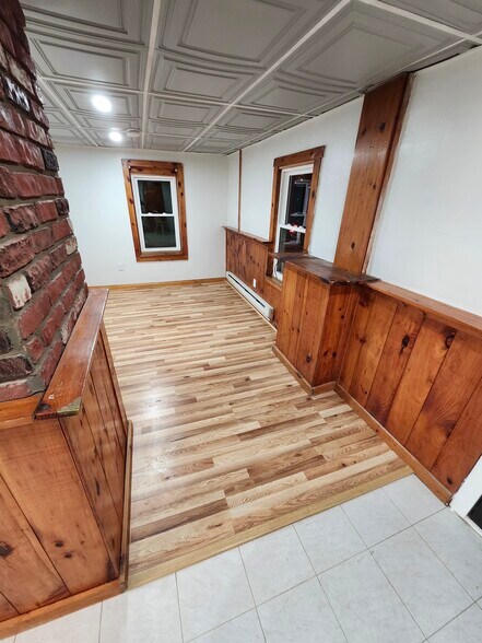 Building Photo - 44 Nashua St