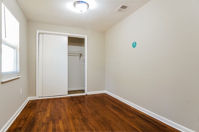 Building Photo - 328 Pleasant Valley Dr