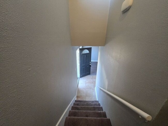 Building Photo - Spacious in Carrollton