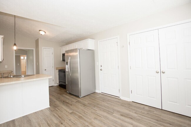 Building Photo - Charming 3 Bed, 2 Bath Rental Home in Raeford, NC - Don't Miss Out!