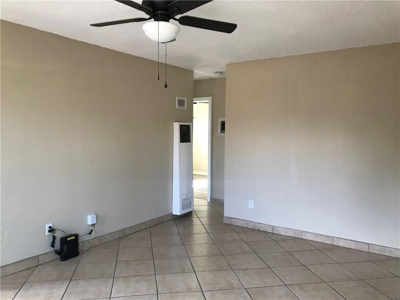 Living Room - 3411 1/2 Chadwick Dr