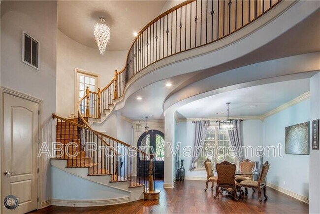 Building Photo - 5106 Sloan Cir