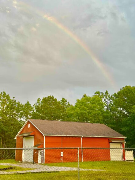 Building Photo - 20419 Robinson Rd