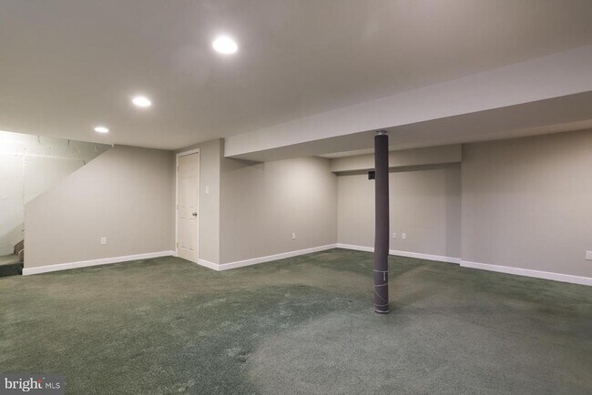 Building Photo - 1940 Arrowood Dr