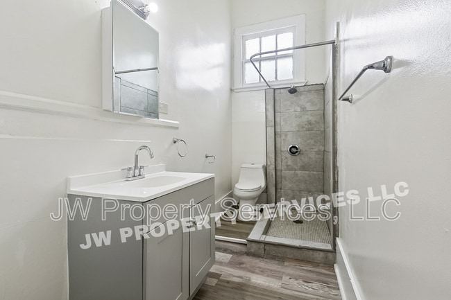 Building Photo - 2332 Ursulines Ave