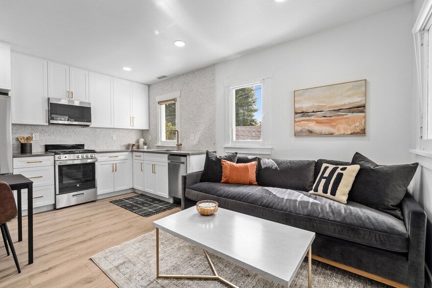 Building Photo - 428 S 400 W